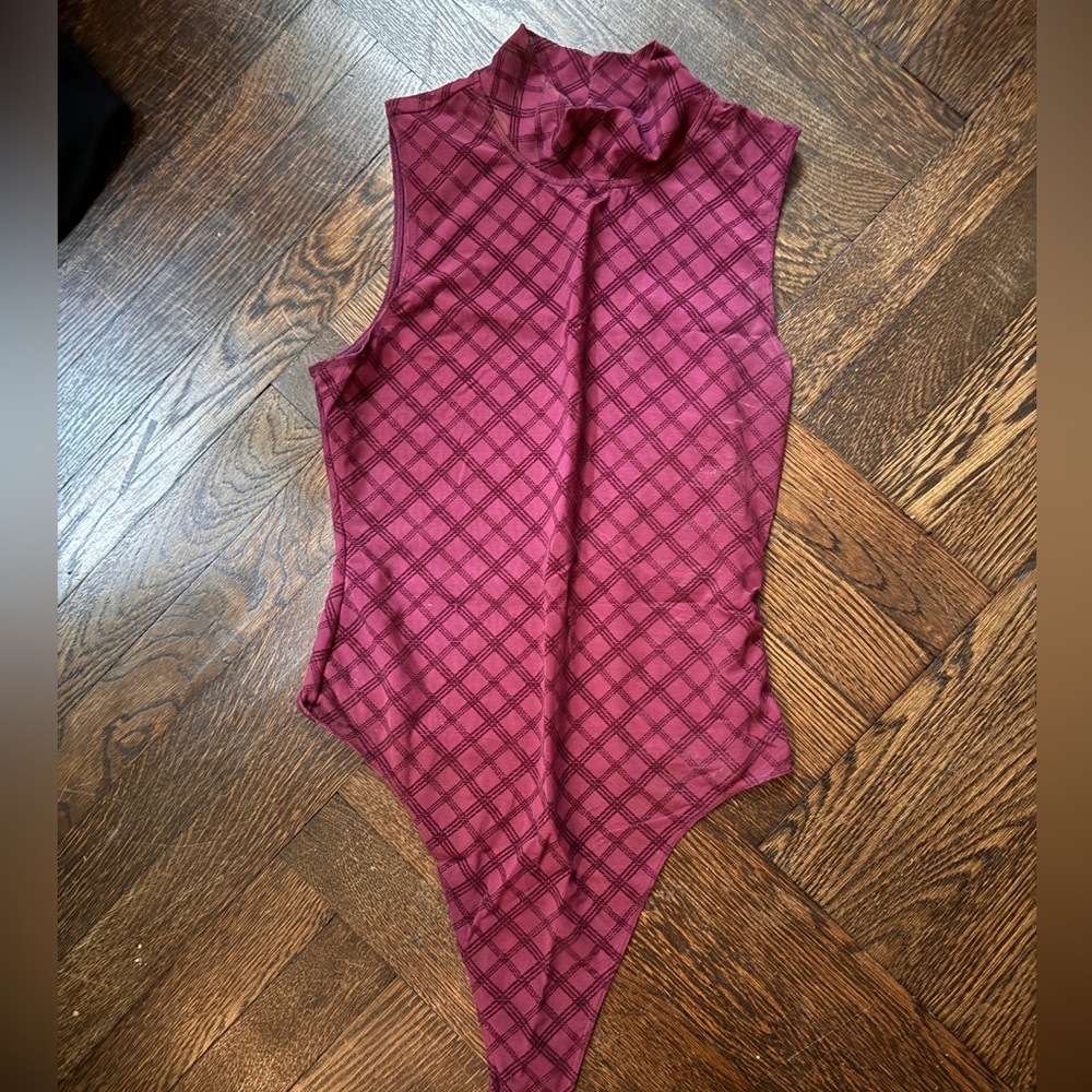 Alo Yoga Bodysuit - high neck - sleeveless - XS - worn once